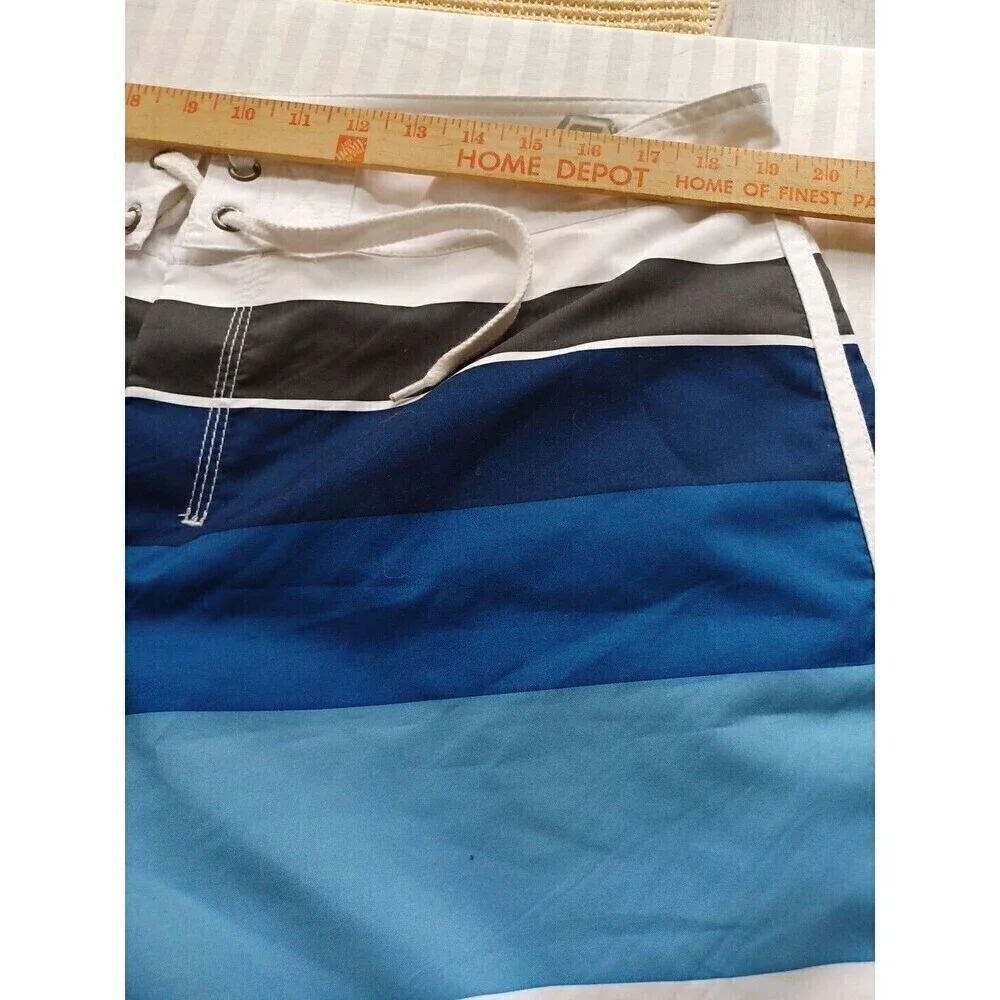 Old Navy mens swim trunks L white blue striped lace-up pockets board shorts flaw